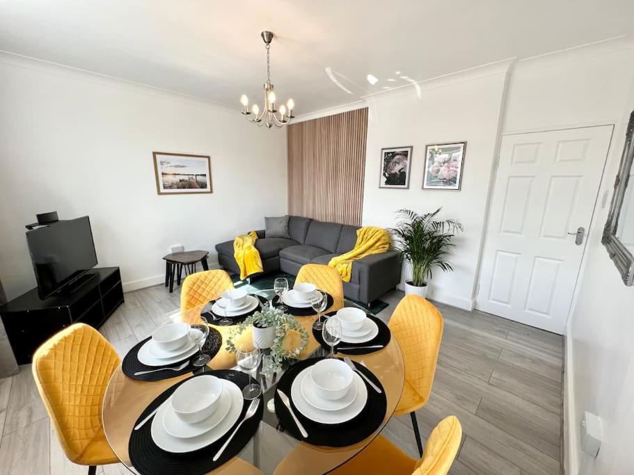 Lovely 3 Bedrooms Flat Apartamento Londres